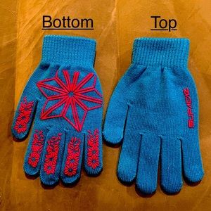 Introducing the fabulous Blue and Pink Supacas Winter Gloves!